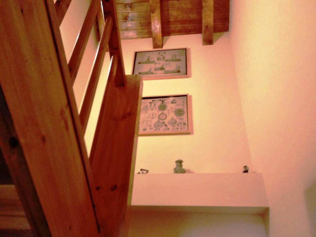 Duplex Familiar En 埃斯特里-德阿内乌 外观 照片